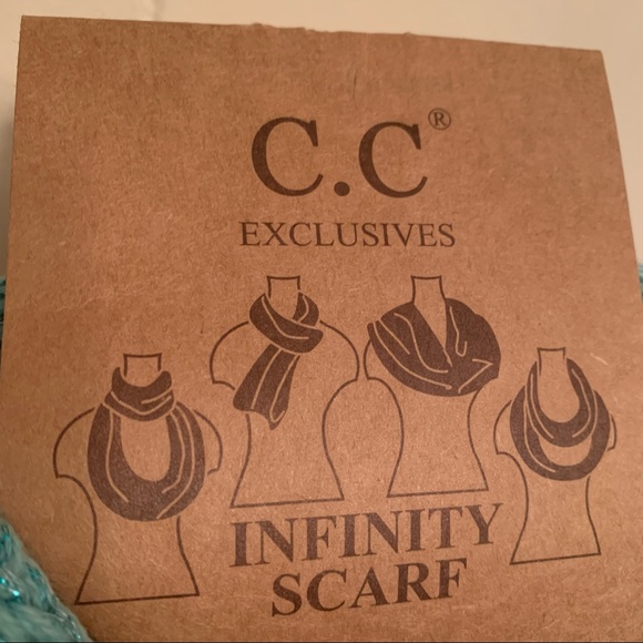 C.C. Infinity scarf mint green with metallic thread NWT - Picture 4 of 5